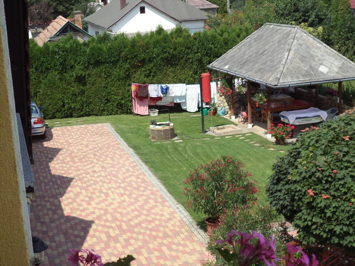 ホテル Holp Panzio Balatonföldvár エクステリア 写真